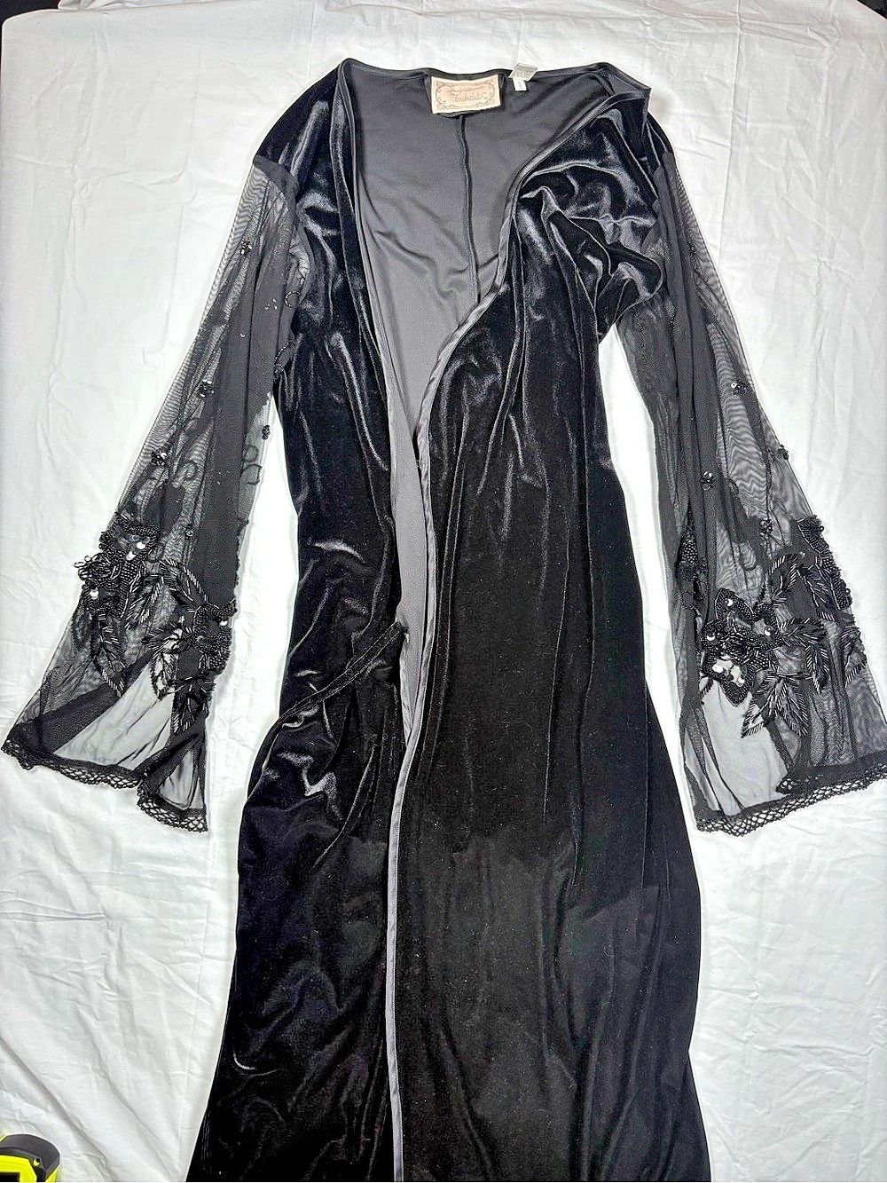 Jacalyn Bennett Frederick's of Hollywood Black Velvet Lace Sleeve Robe L/XL VTG